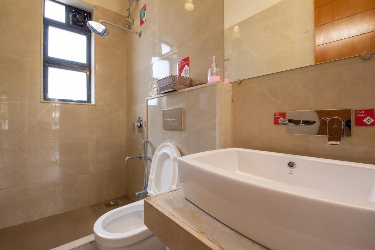 Stayvista'S Greenwoods Villa 10 - City-Center Villa With Private Pool, Terrace, Lift & Carrom Board 로나발라 외부 사진