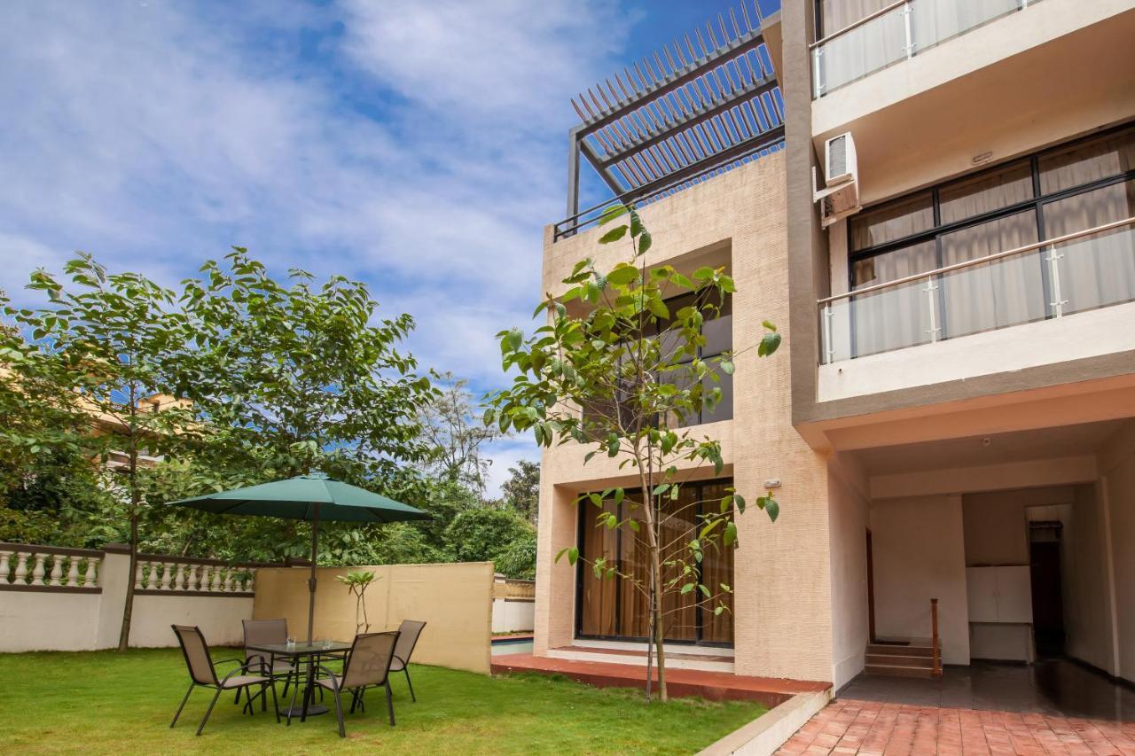 Stayvista'S Greenwoods Villa 10 - City-Center Villa With Private Pool, Terrace, Lift & Carrom Board 로나발라 외부 사진